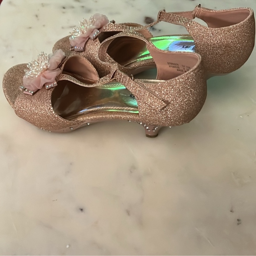SALE Girls Princess Heels Dream Pairs Size 6